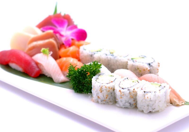 L Sushi & sashimi